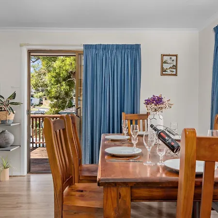 Cozy Holiday Plant Flat ,Close To Cbd And Beach Kingston Exterior photo